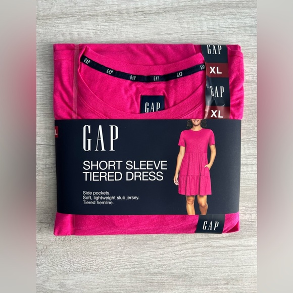 Gap Ladies Short Sleeve Tiered Dress - Picture 2 of 7
